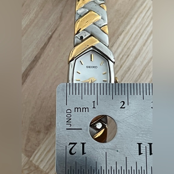 Seiko Ladies Watch Vintage Two Tone Braided Bracelet White Hexagonal Dial - Picture 10 of 12